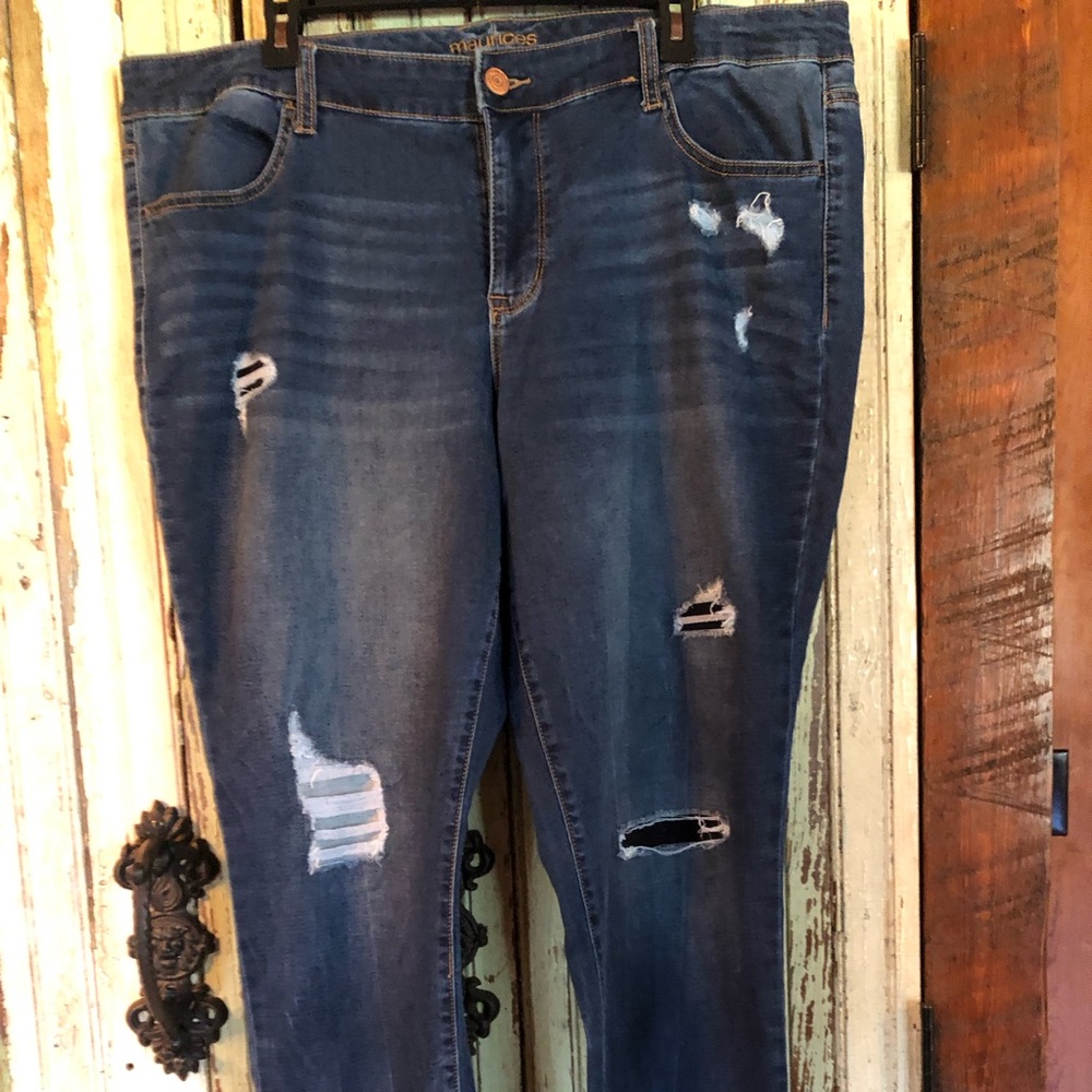 Distressed Jeans with plenty of stretch, very comfortable